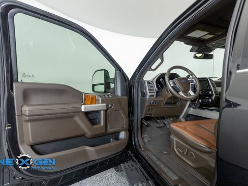 Used 2020 Ford F250 King Ranch w/ Tremor Off-Road Package image 9