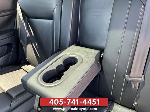 Used 2020 Volkswagen Atlas Cross Sport SE w/ Panoramic Sunroof Package FWD image 16