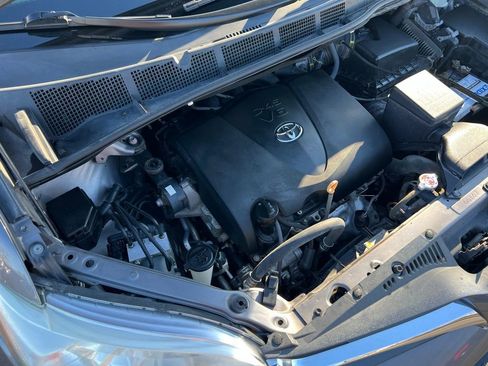 Used 2018 Toyota Sienna XLE image 44