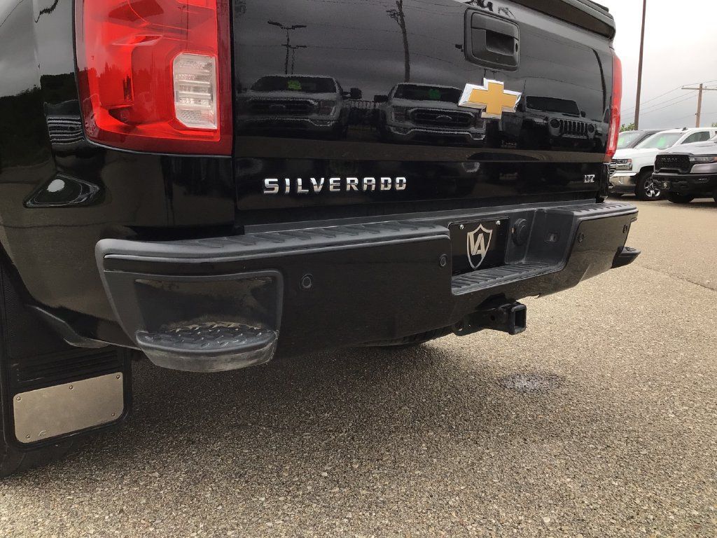 Used 2017 Chevrolet Silverado 1500 LTZ Z71 w/ LTZ Plus Package AWD/4WD image 37