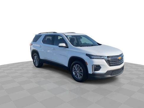 Certified 2023 Chevrolet Traverse LT FWD image 2