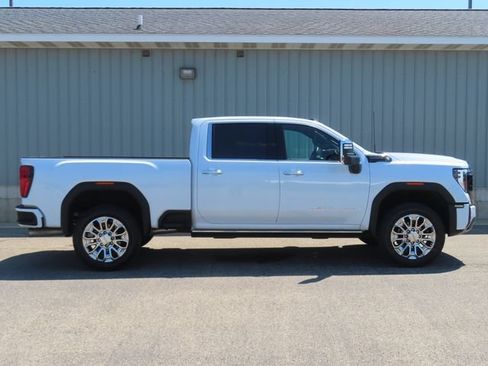 Used 2026 GMC Sierra 2500 Denali Ultimate AWD/4WD image 2