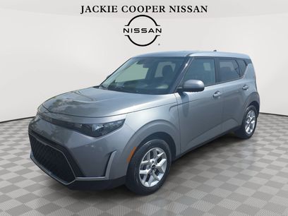 Used 2025 Kia Soul LX w/ LX Technology Package