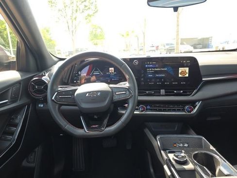 Used 2025 Chevrolet Equinox RS w/ Convenience Package III image 20