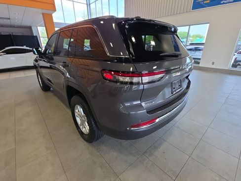 Used 2023 Jeep Grand Cherokee Laredo w/ Luxury Tech Group I AWD/4WD image 14