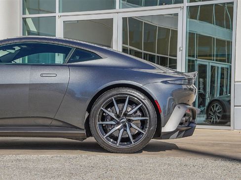 Used 2020 Aston Martin V8 Vantage Coupe image 21
