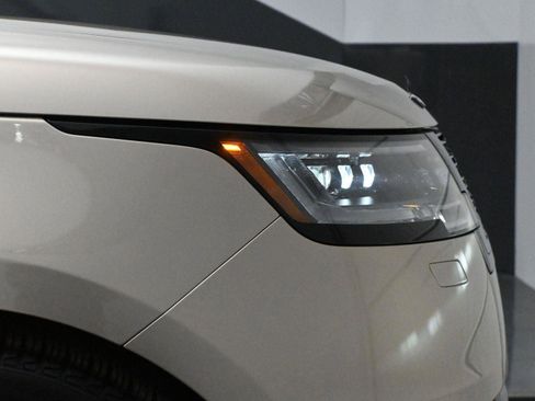 Used 2023 Land Rover Range Rover Long Wheelbase Autobiography image 28