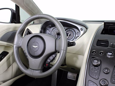 Used 2014 Aston Martin Vanquish Volante RWD image 33