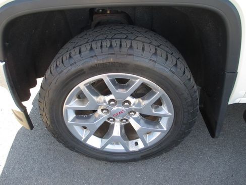 Used 2015 GMC Sierra 1500 SLT w/ SLT Crew Cab Value Package image 16