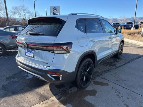 New 2025 Volkswagen Taos SEL image 5