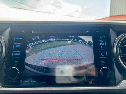Used 2019 Toyota Tacoma TRD Sport w/ Technology Package AWD/4WD image 21