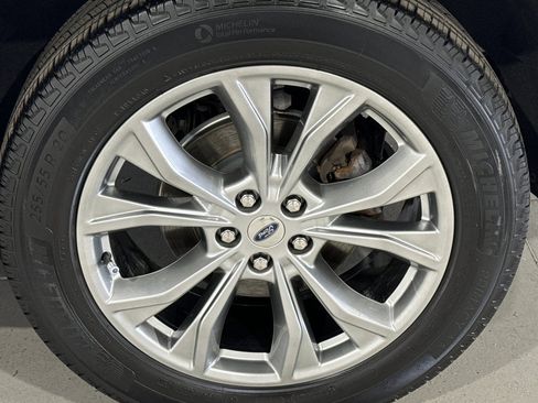 Used 2021 Ford Explorer XLT image 8