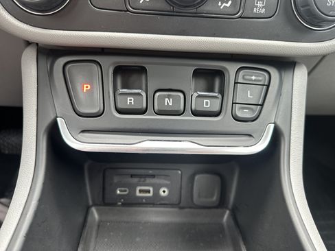 Used 2019 GMC Terrain SLT w/ Preferred Package FWD image 17