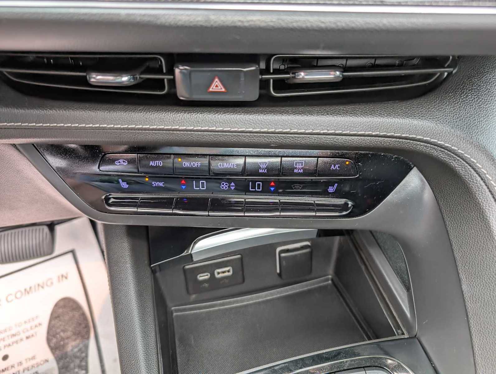 Certified 2021 Buick Envision Essence AWD/4WD image 32