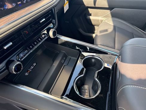 New 2026 Chevrolet Suburban Premier w/ Sun And Tow Package image 33