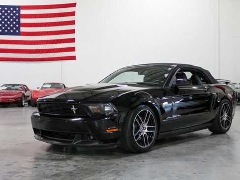 Used 2012 Ford Mustang GT Premium image 37