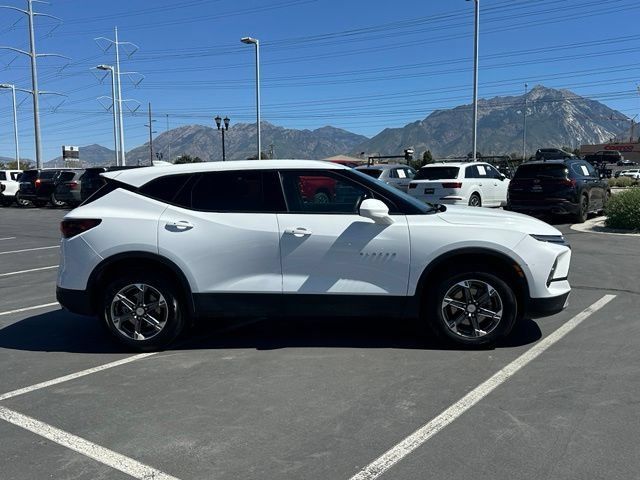 Certified 2025 Chevrolet Blazer LT AWD/4WD image 8