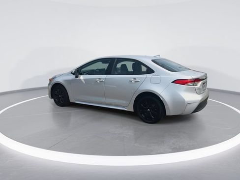 Used 2026 Toyota Corolla LE FWD image 6