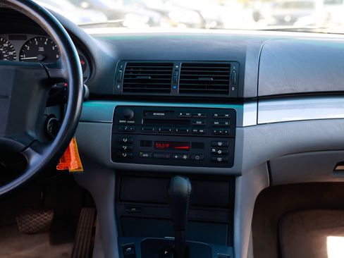 Used 1999 BMW 323i Sedan image 31