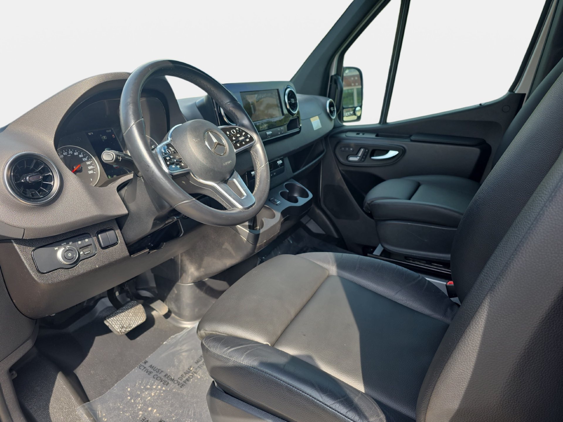 Used 2023 Mercedes-Benz Sprinter 3500 image 15