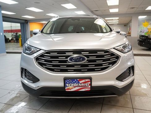 Used 2019 Ford Edge SEL image 17