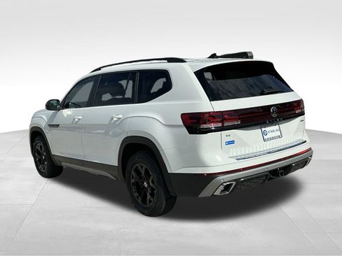Used 2024 Volkswagen Atlas Peak Edition SE AWD/4WD image 8
