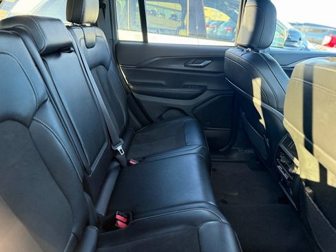 Used 2024 Jeep Grand Cherokee Altitude image 24