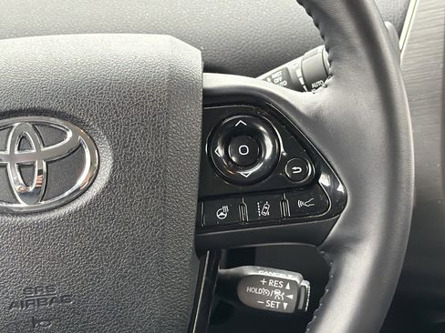 Used 2021 Toyota Prius LE image 25