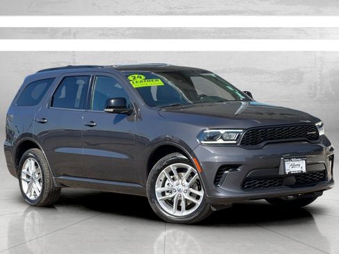 Used 2024 Dodge Durango GT image 2