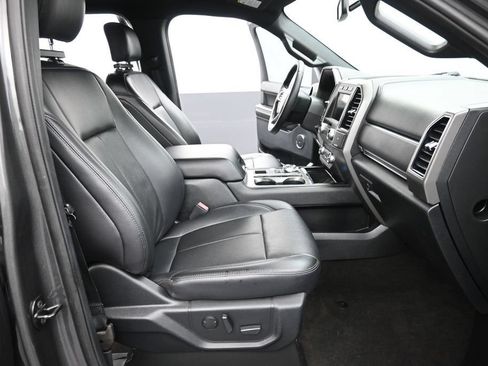 Used 2020 Ford Expedition XLT w/ Equipment Group 202A RWD image 16