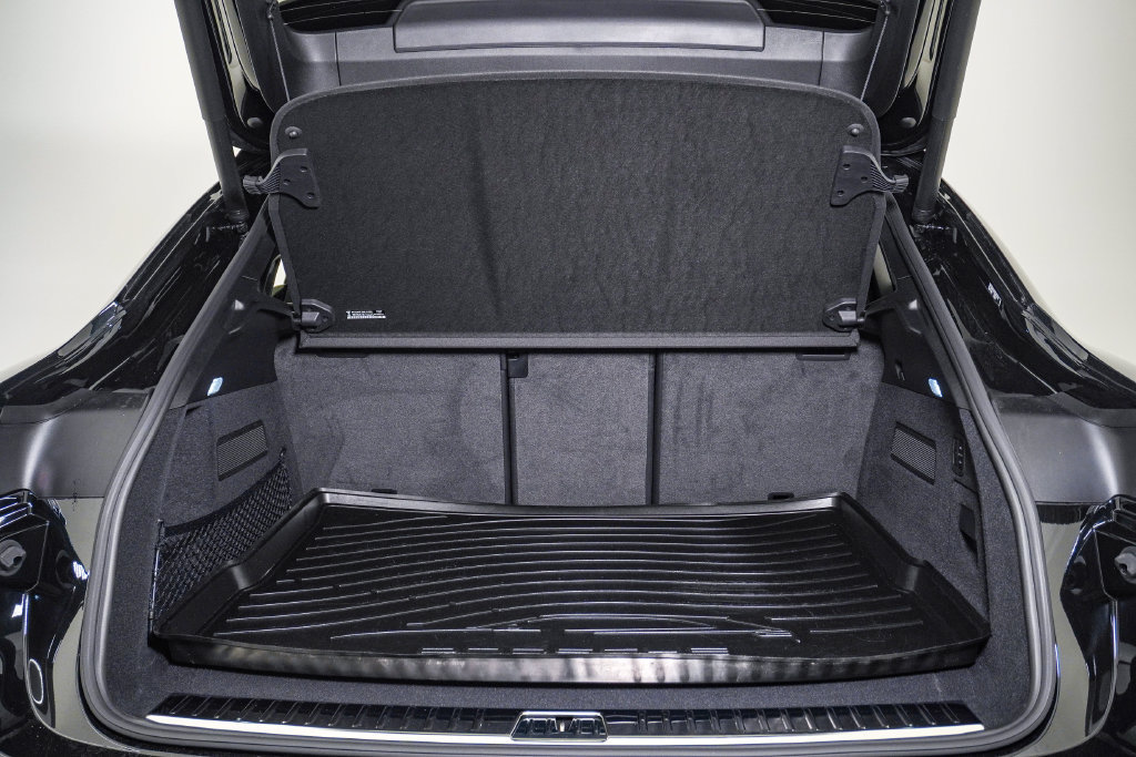 Certified 2025 Porsche Cayenne Turbo AWD/4WD image 29