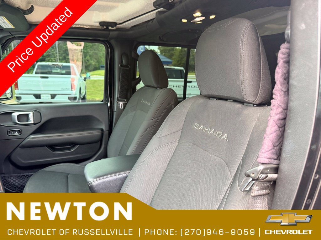 Used 2019 Jeep Wrangler Unlimited Sahara AWD/4WD image 14