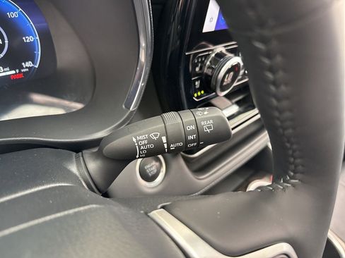 Used 2024 Toyota Highlander Platinum image 25