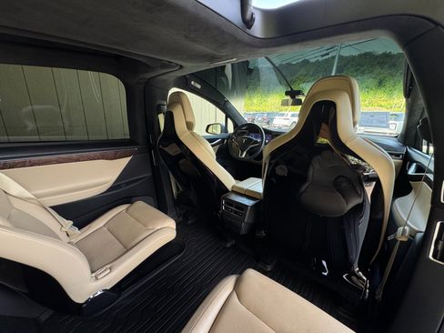 Used 2016 Tesla Model X Performance image 35