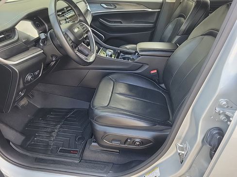 Used 2021 Jeep Grand Cherokee L Limited w/ Luxury Tech Group II AWD/4WD image 11
