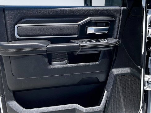 Certified 2025 RAM 2500 Big Horn AWD/4WD image 13