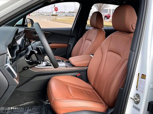 Used 2025 Audi Q7 3.0T Premium image 15