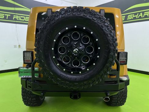 Used 2014 Jeep Wrangler Unlimited Rubicon w/ Max Tow Package AWD/4WD image 8