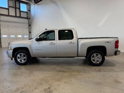 Used 2010 Chevrolet Silverado 1500 LTZ w/ Convenience Package AWD/4WD image 12