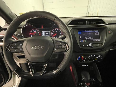 Used 2023 Chevrolet TrailBlazer RS image 36