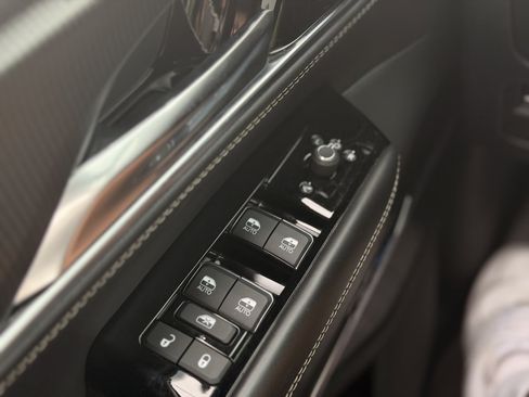 Used 2024 Jeep Grand Wagoneer Series II Obsidian w/ Quick Order Packagew 28T AWD/4WD image 17