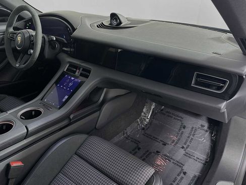 Certified 2025 Porsche Taycan image 31