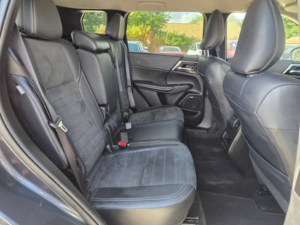 Used 2025 Mitsubishi Outlander SE AWD/4WD image 27