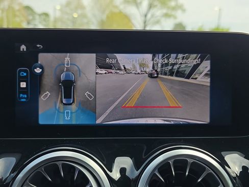 Certified 2025 Mercedes-Benz GLA 250 image 24