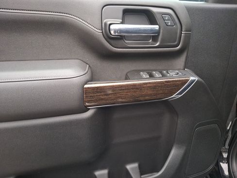 Used 2022 GMC Sierra 3500 SLE w/ SLE Value Package image 12