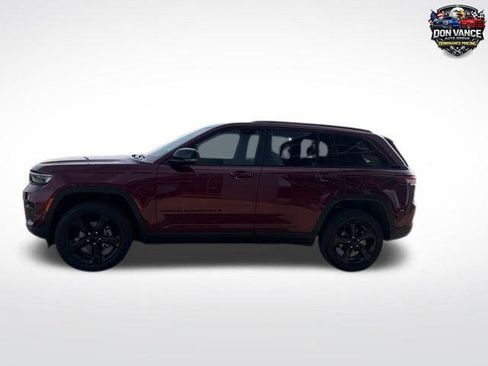 Certified 2025 Jeep Grand Cherokee Altitude image 2