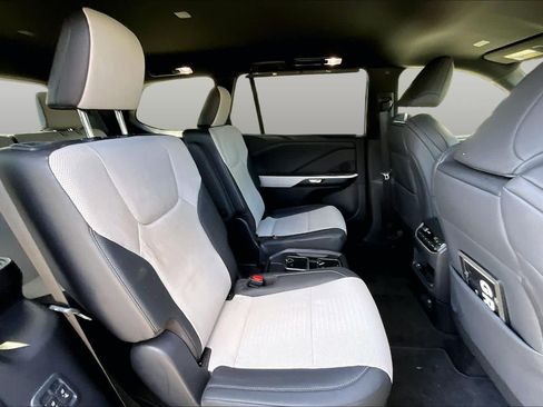 Used 2025 Lexus TX 500h AWD w/ Technology Package image 20