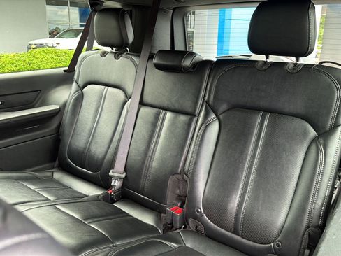 Used 2024 Jeep Wagoneer L Series II RWD image 13