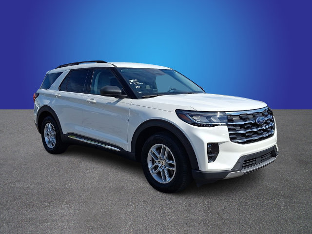 Used 2025 Ford Explorer Active w/ Active Comfort Package RWD image 3