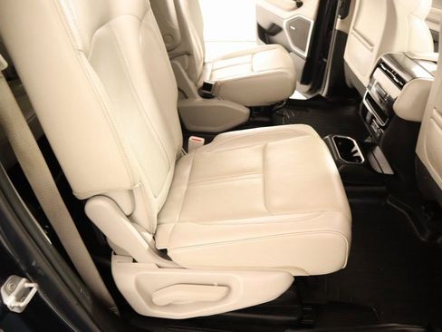 Used 2023 Jeep Wagoneer Series II w/ Flexible Seating Group image 16